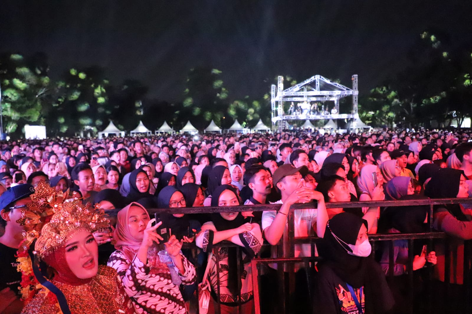 sendiri di konser
