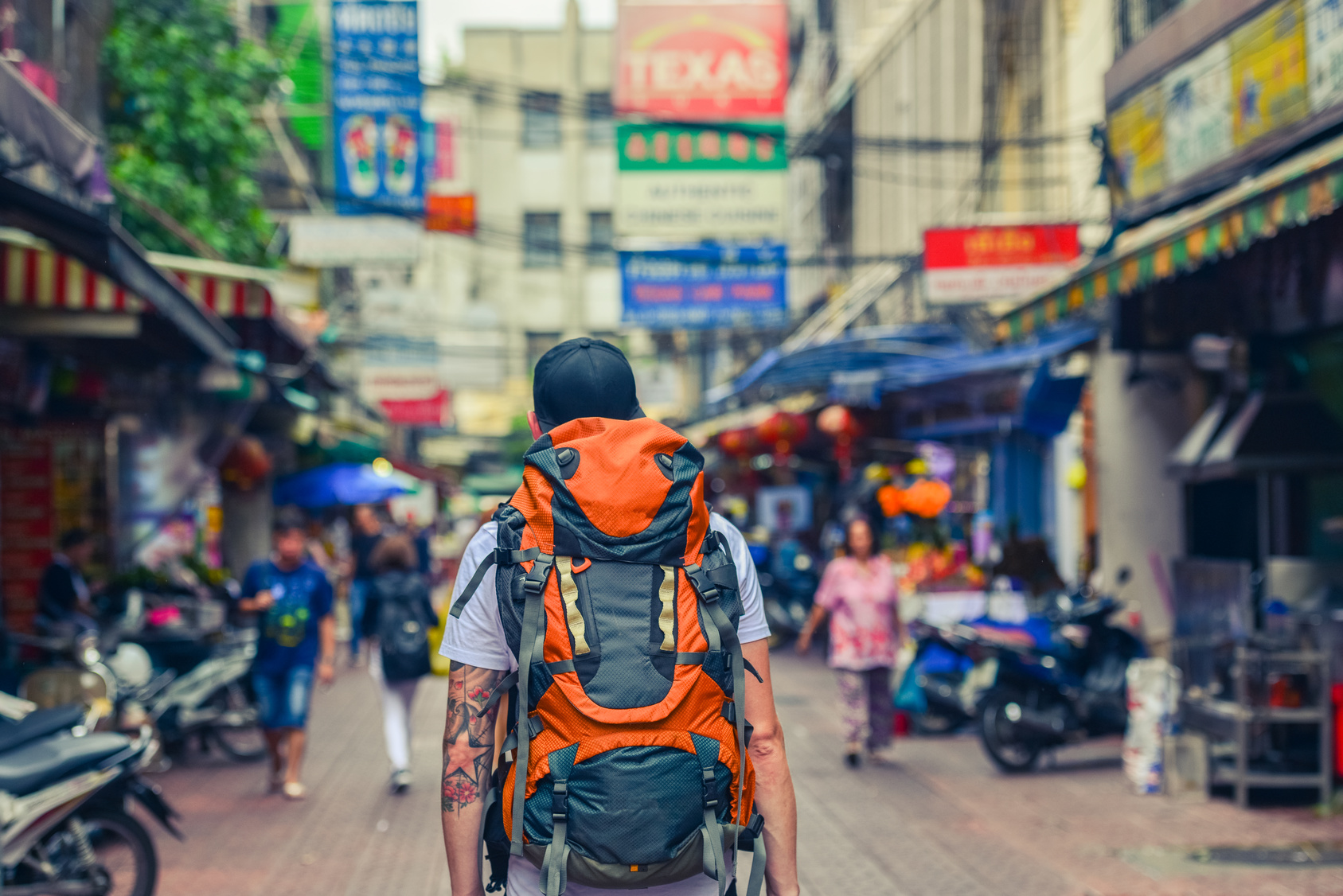 solo travel backpacker