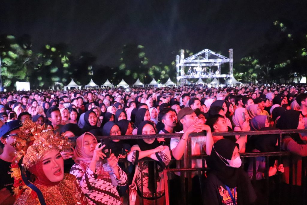 Sendiri di konser